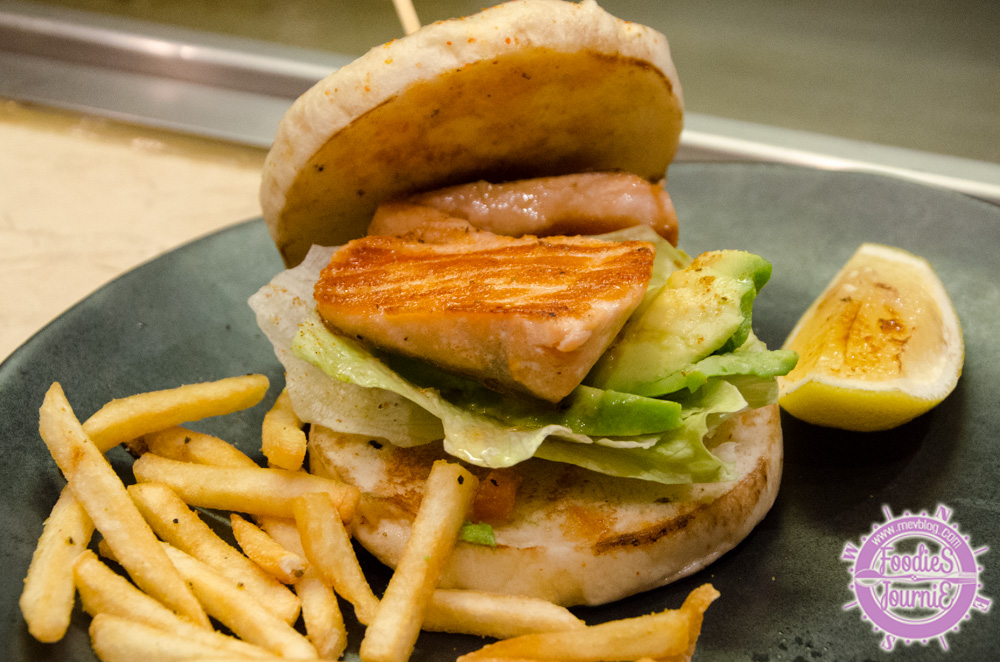 Salmon Burger (490B)